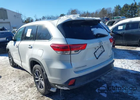 2018 Toyota Highlander Xle z USA, uszkodzony, nr VIN 5TDJZRFH0JS541074